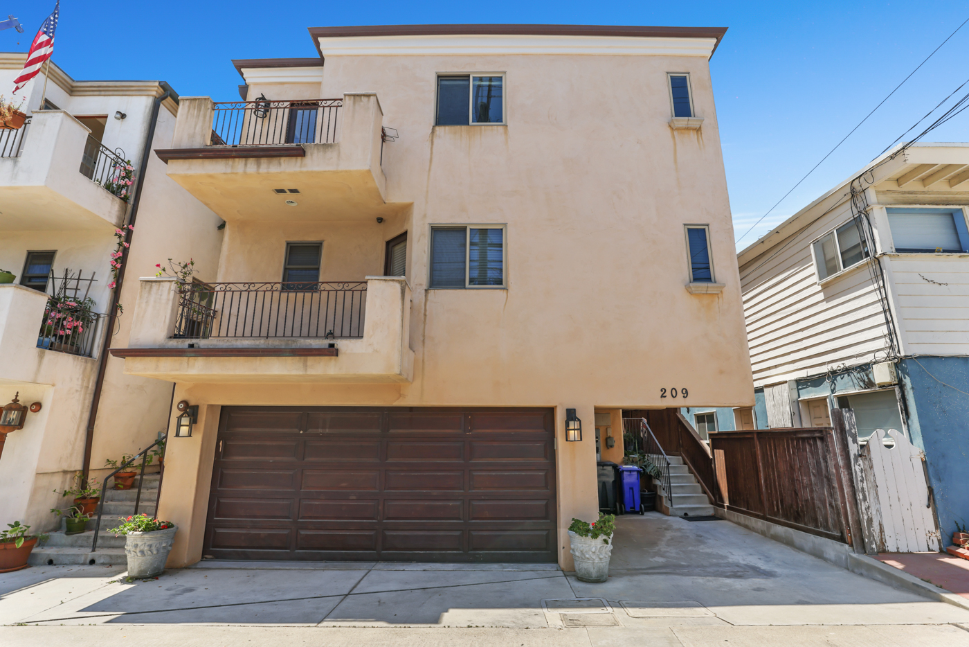 209 Crest Drive